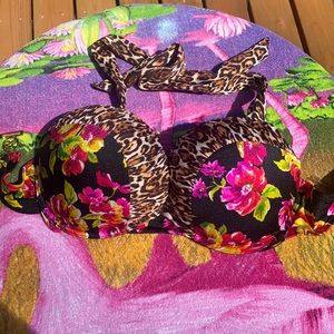 Victoria’s Secret Halter Bikini top 34DD